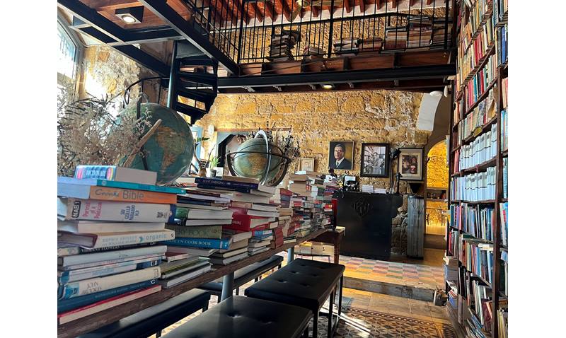 Книжный магазин Rüstem