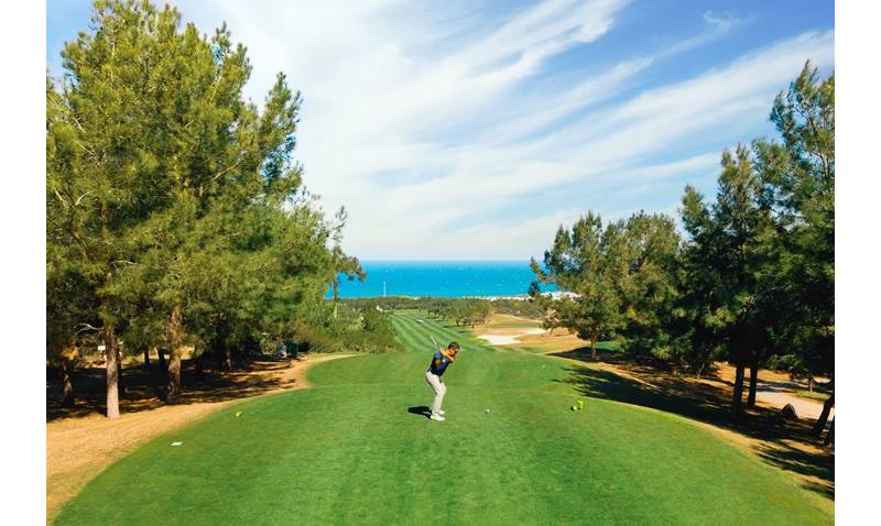 Korineum Golf Sahası: Kuzey Kıbrıs'ın Yeşil İncisi