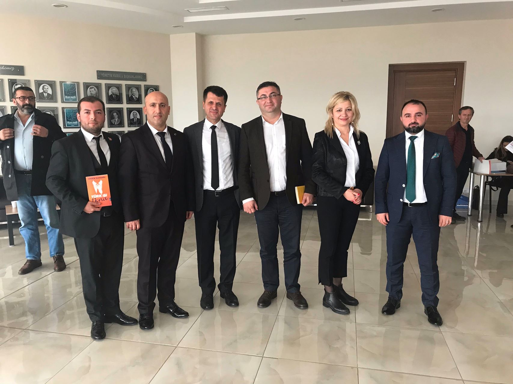 "Türk işi ikna kitabı"  yazarı Erdem KARAGÖZ'ün sunduğu "Satışta ikna teknikleri" eğitimine katıldık.