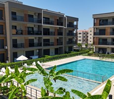KUŞADASI DAVUTLAR'DA SİTE İÇERİSİNDE HAVUZLU 2+1 YENİ DAİRE