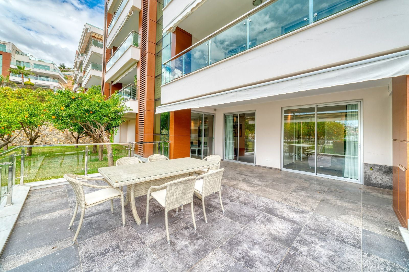 ULTRA-LUXURY FURNISHED 3+1 APARTMENT IN ALANYA CIKCILLI · 15 · Photos