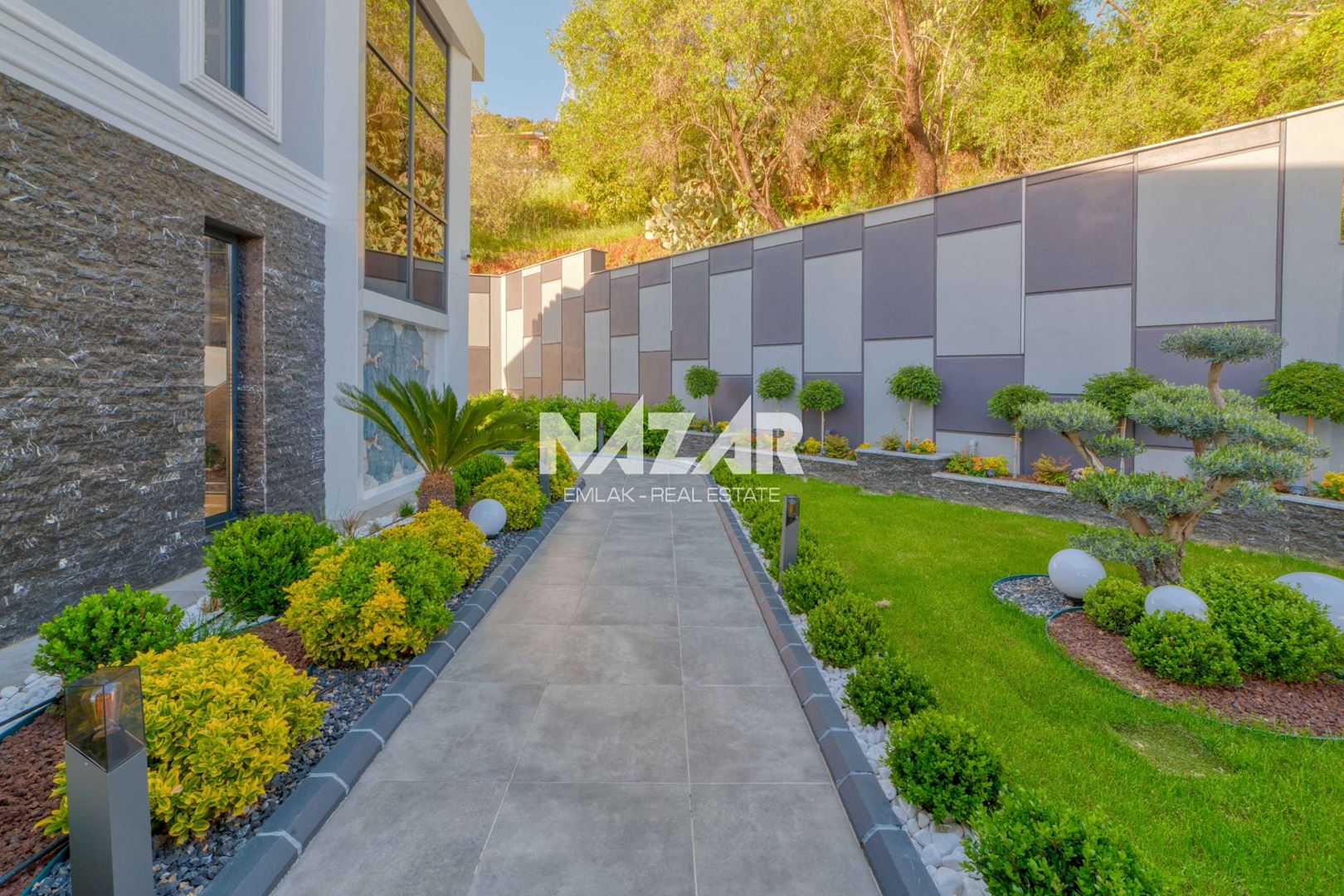 Alanya Kestel Yaylalı’da Deniz ve Kale Manzaralı 4+1 Villa 275 m2