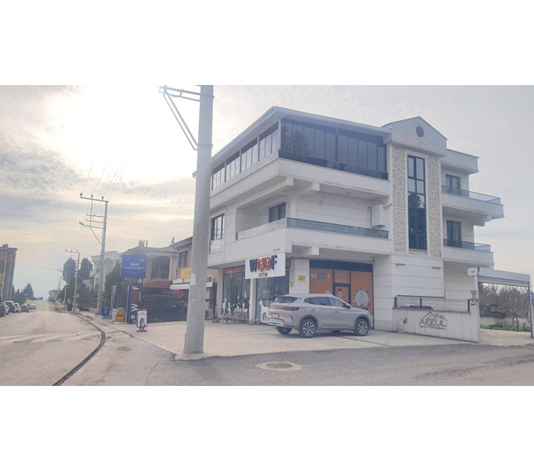 İZMİT TÜYSÜZLERDE DEVREN SATILIK PET SHOP