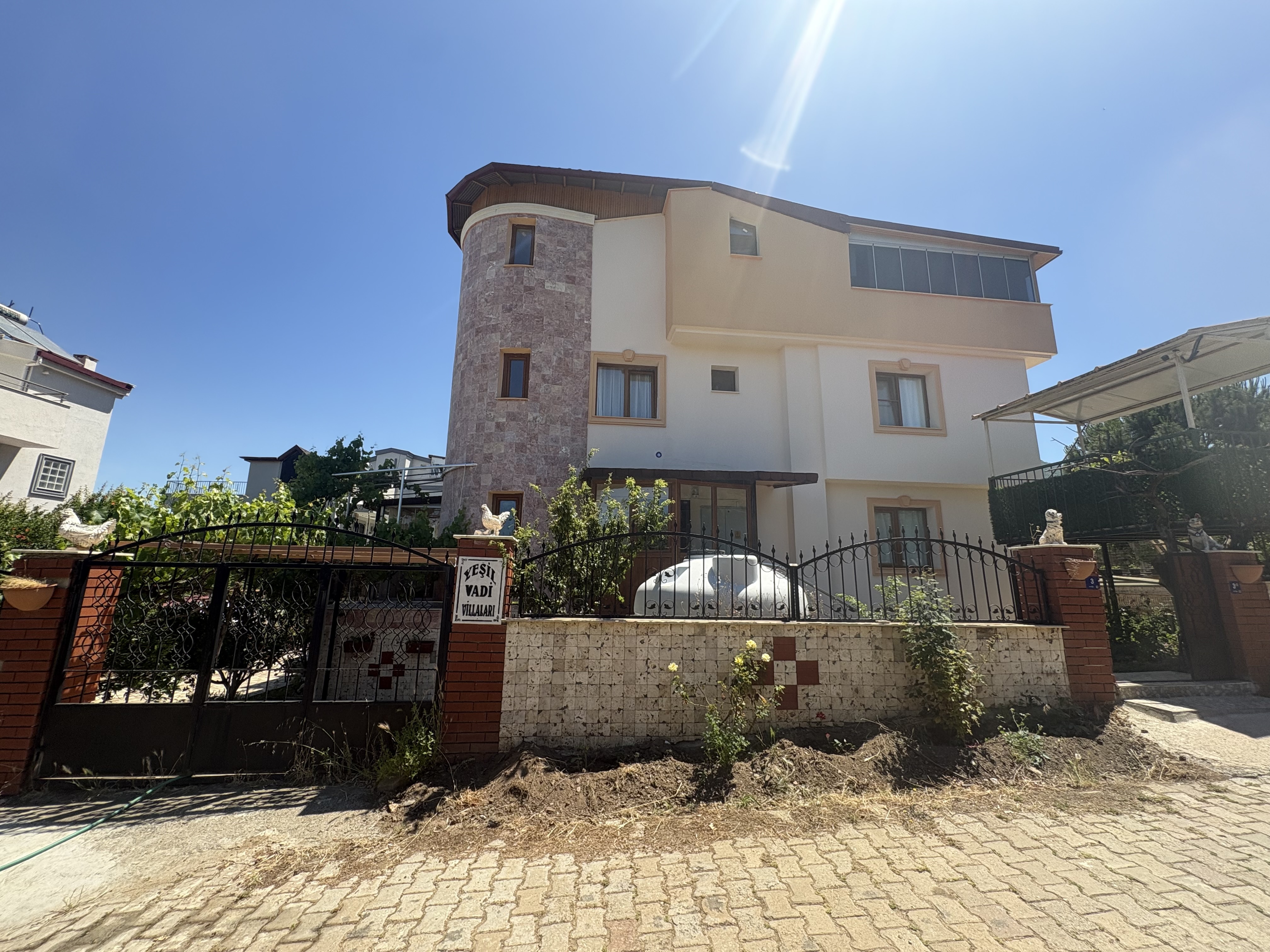 Property-photo
