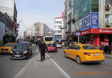 Altın Emlak Sefaköy'den Satılık Dükkan,Ana Caddeye Bakan Cephede