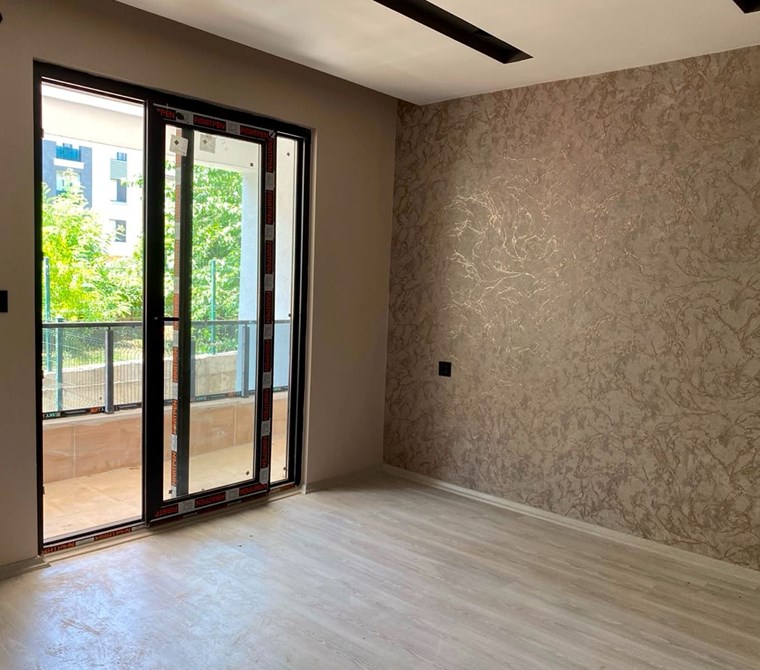 EMLAK 72'DEN FATİH MAH.OKULLAR YAKINI SIFIR SATILIK 2+0 DAİRE