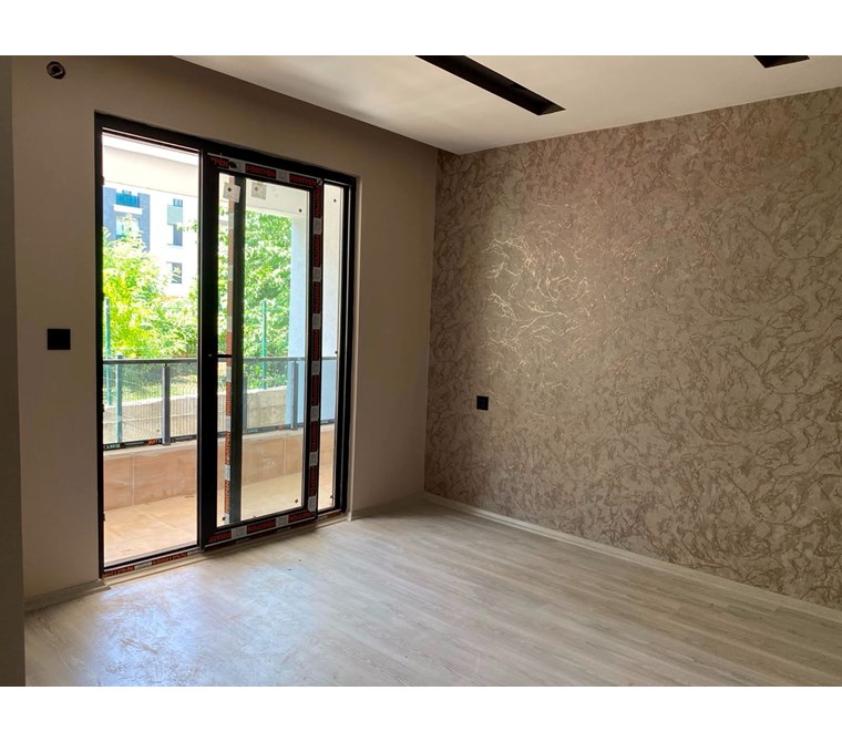EMLAK 72'DEN FATİH MAH.OKULLAR YAKINI SIFIR SATILIK 2+0 DAİRE