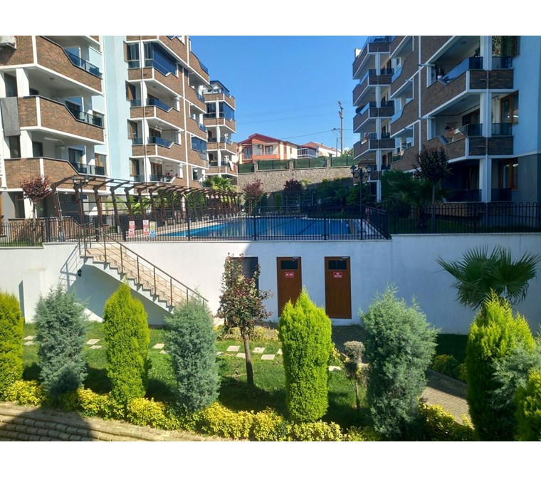 GÖLCÜK OLKAR SAFİR SİTESİNDE ÇOK ÖZEL 4+1 GENİŞ ARA KAT DAİRE