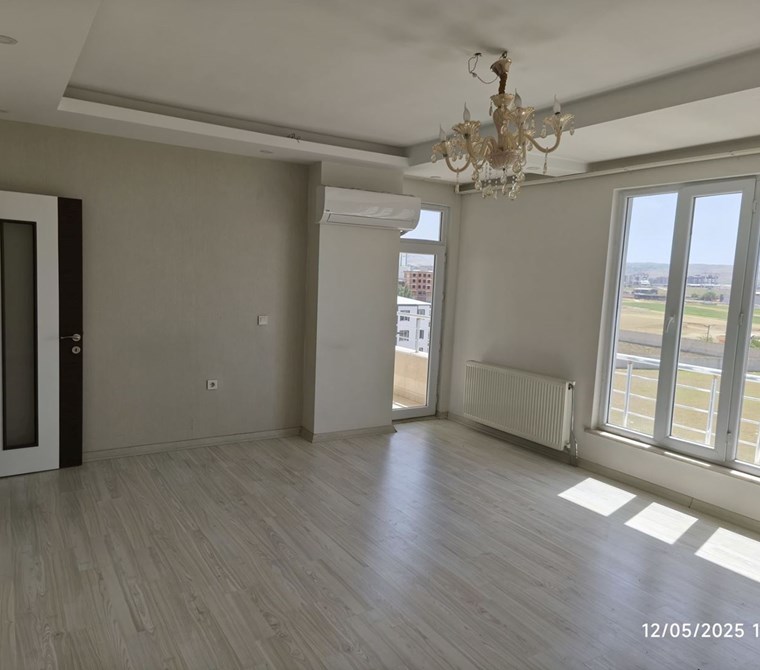 EMLAK 72'DEN BAYINDIR MAHALLESİNDE KİRALIK 3+1 DAİRE