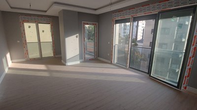 BAĞDAT'A MARMARAYA YAKIN 3+1 EBEVEYN BANYOLU,GENİŞ BALKONLU