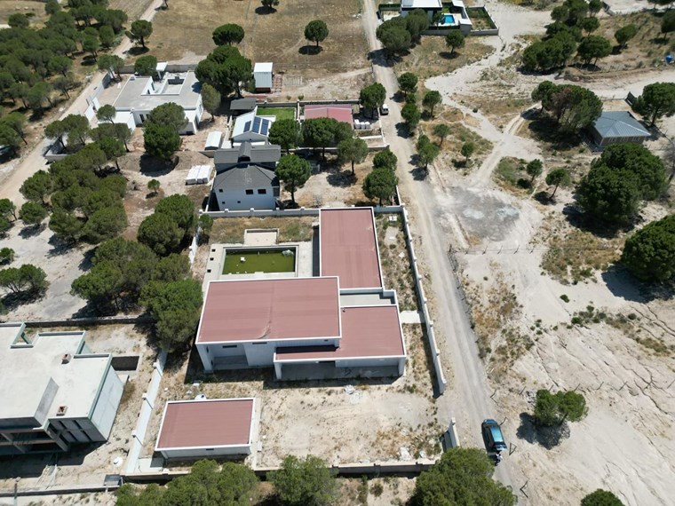 İzmir Menderes Küner'de Natamam Müstakil Ev ve 2000m2 Arsa