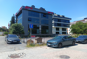 OTOPARK İÇİN UYGUN, ETRAFI ÇEVRİLİ 300 M2 KİRALIK ARSA