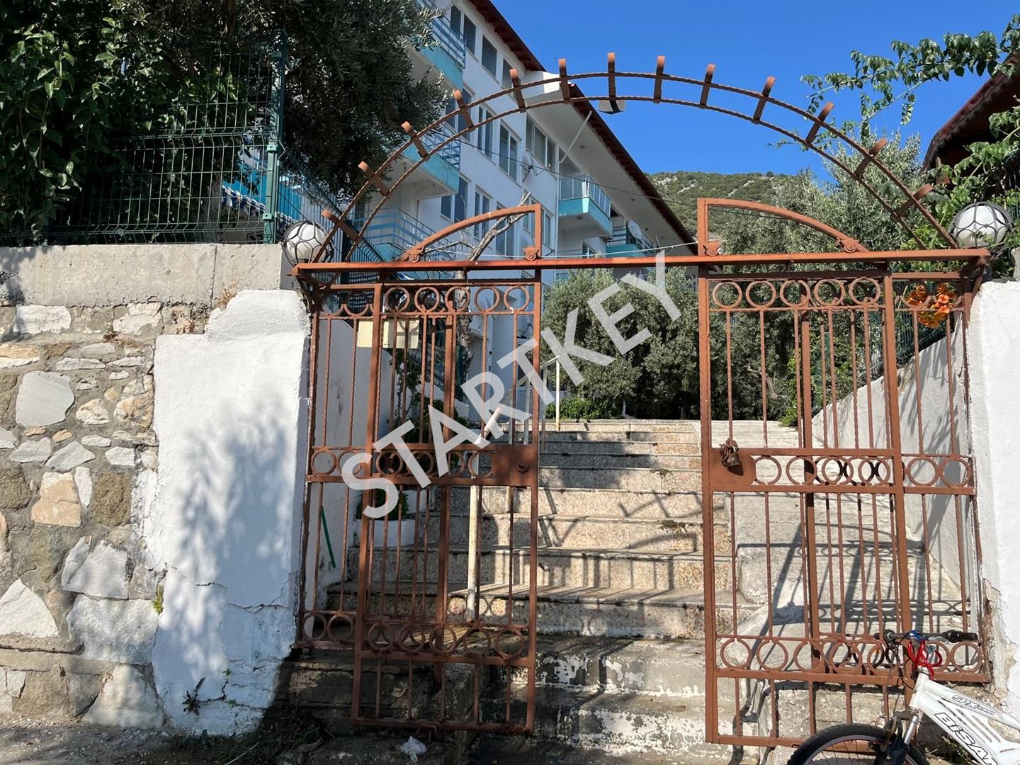 Property-photo