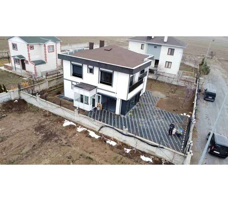 AKDAMAR - Gülistanevler'de Huzur Arayanlar İçin Satılık Villa!