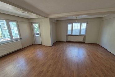 İNÖNÜ'DE MERKEZE YAKIN ARA KAT BALKONLU 3+1 DAİRE