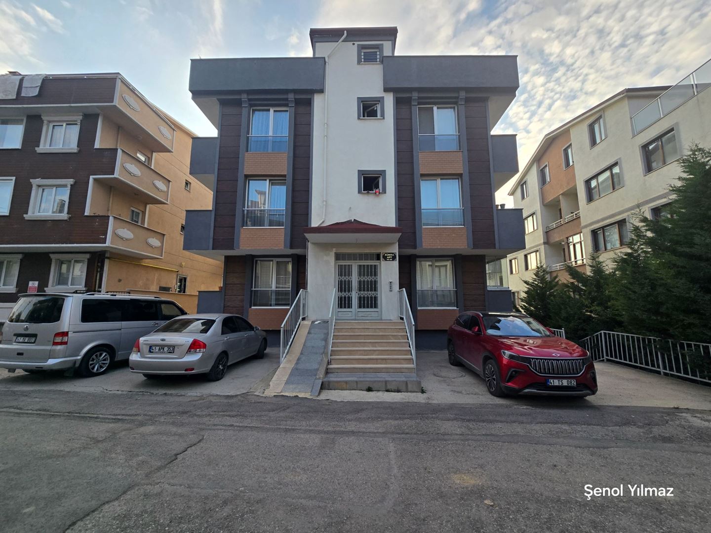 ŞENER GYD'DEN SATILIK FERAH VE AYDINLIK 2+1 DAİRE