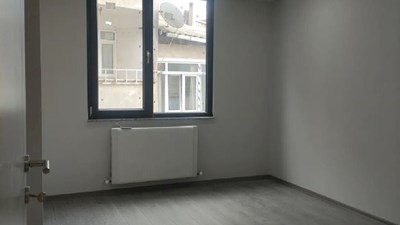 ZEYTİNBURNU YENİDOĞAN'DA YENİ BİNA'DA SATILIK DAİRE