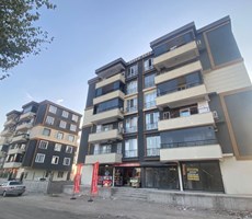 EMLAK 72'DEN KORİK MAHALLESİ OKULLAR KARŞISINDA SATILIK (2+0)