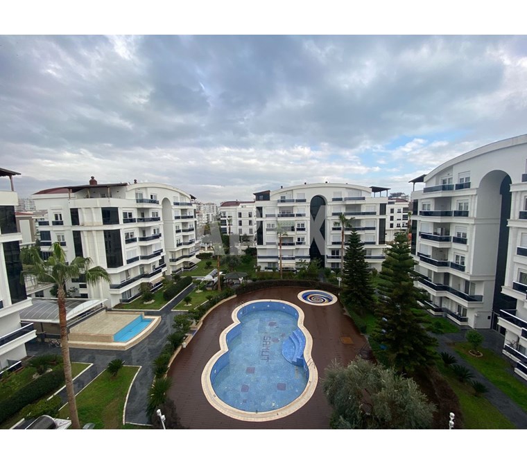 Antalya Konyaaltı Uncalı daHavuzlu Kapalı Otoparklı Lüks Satılık Dubleks Daire 6+2