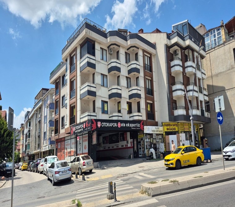 Üsküdar Bosna Bulvarı cadde üstü 2+1 Satılık Daire Enta Emlak