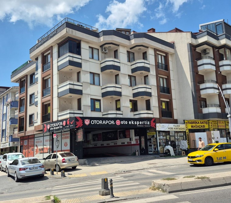 Üsküdar Bosna Bulvarı cadde üstü 2+1 Satılık Daire Enta Emlak