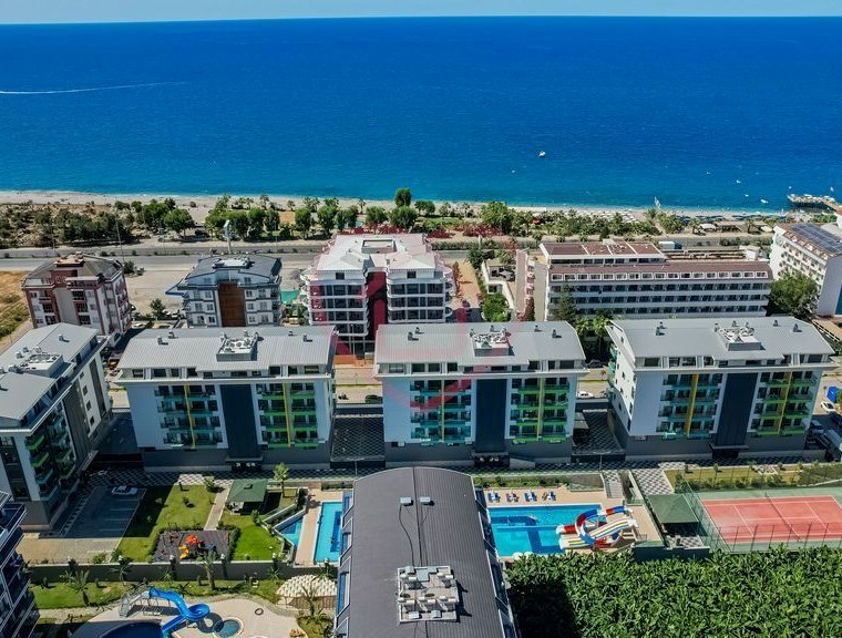 Шикарные просторные апартаменты 3+1 с видом на море   в Konak Terrace Homes