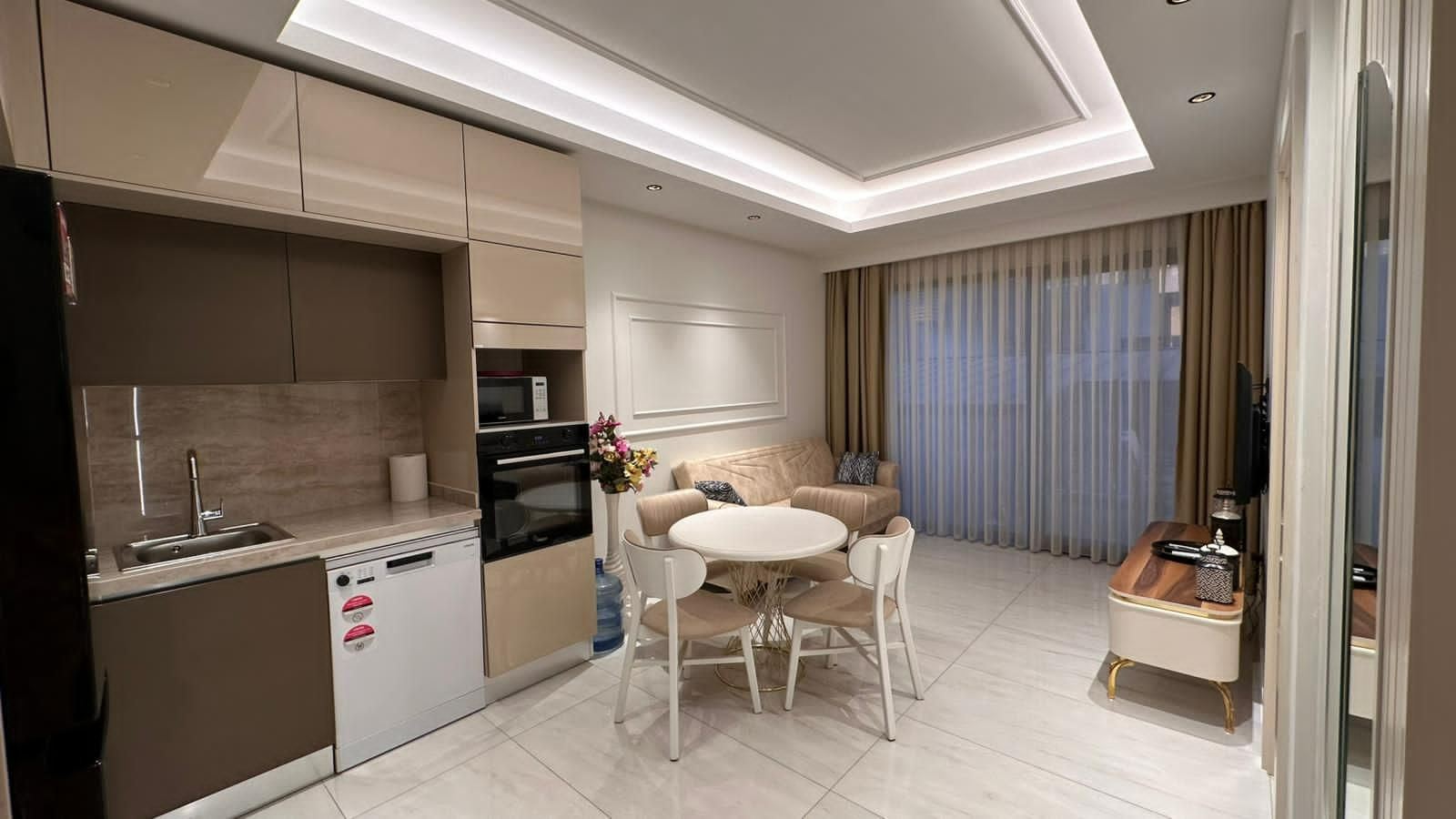 ALANYA MAHMUTLARDA DENİZE SIFIR SİTE İCERİSİNDE SATILIK 1+1 DAİRE