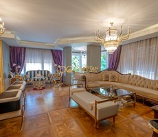 FLORYA ŞENLİKKÖY'DE ASANSÖRLÜ, KAPALI OTOPARKLI 4+1 ARAKAT DAİRE