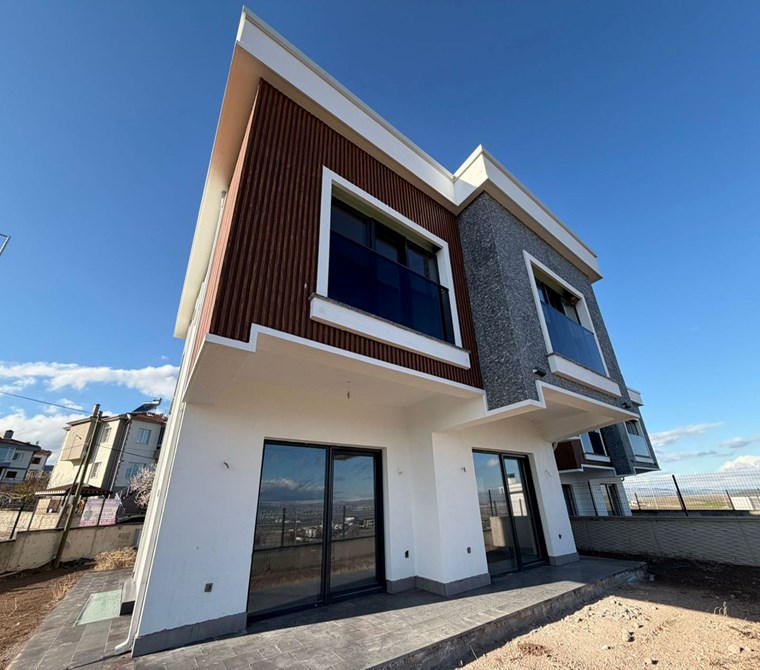 AKDAMAR - G.EMİR Erciyes Manzaralı Köşebaşı 8+1 Ultra Lüks Villa