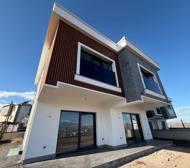 AKDAMAR - G.EMİR Erciyes Manzaralı Köşebaşı 8+1 Ultra Lüks Villa