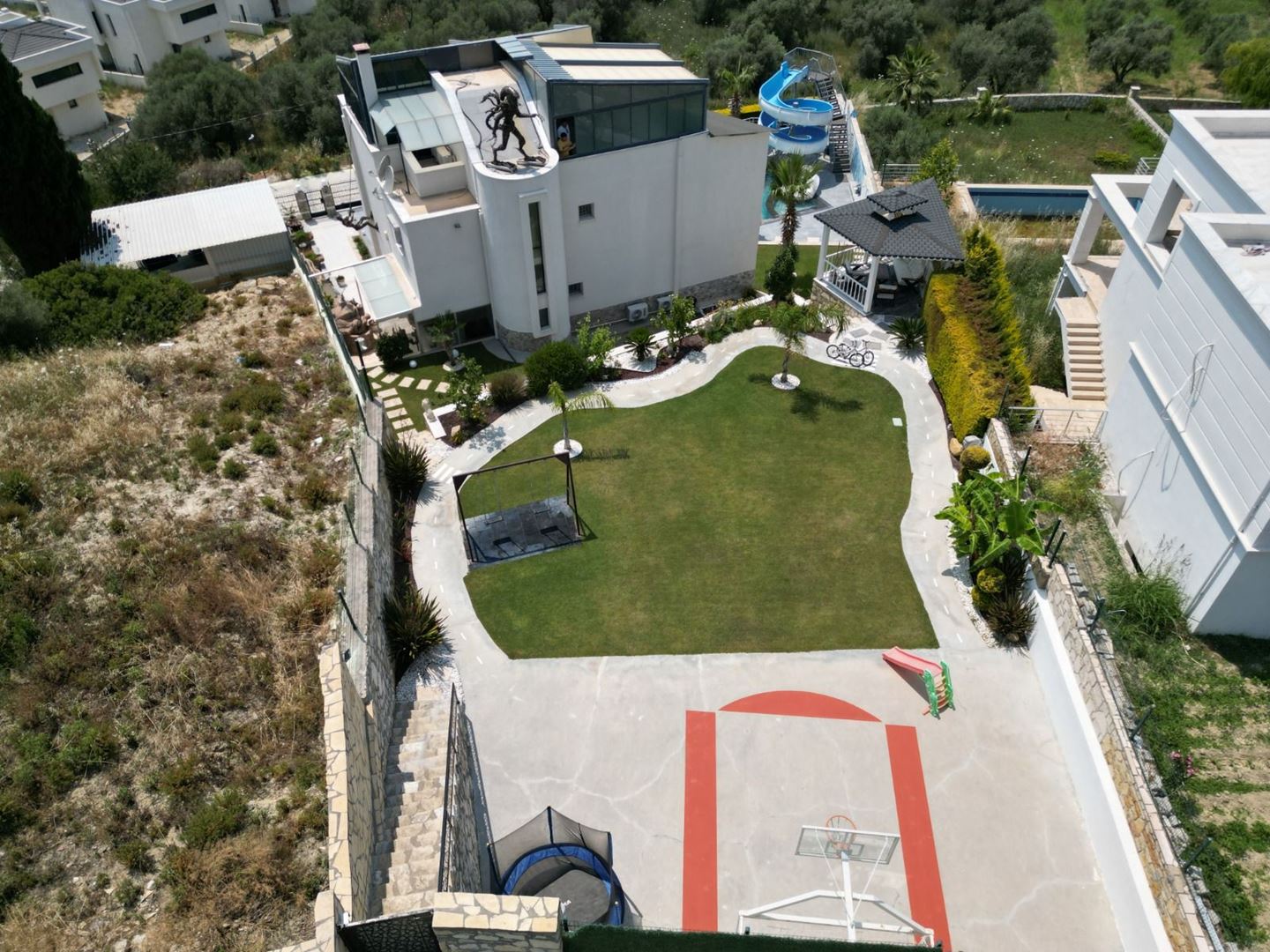Property-photo