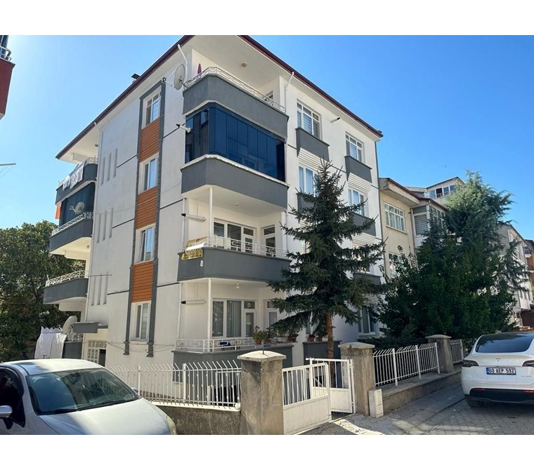 BAHÇELİEVLER MAHALLESİNDE 3+1 SATILIK DAİRE