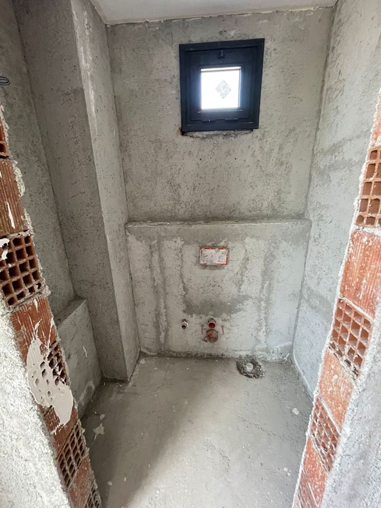 İzmir Menderes Küner'de Natamam Müstakil Ev ve 2000m2 Arsa