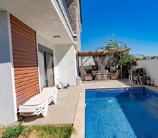 ANTALYA KONYAALTI MOLLAYUSUF SATILIK 6+1 MÜSTAKİL TADINDA VİLLA