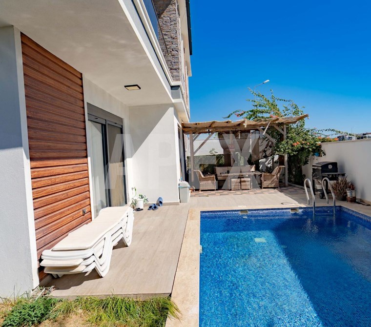 ANTALYA KONYAALTI MOLLAYUSUF SATILIK 6+1 MÜSTAKİL TADINDA VİLLA