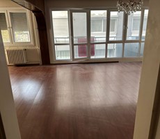 Göztepe'de Caddeye Yakın Asansörlü Satılık Daire