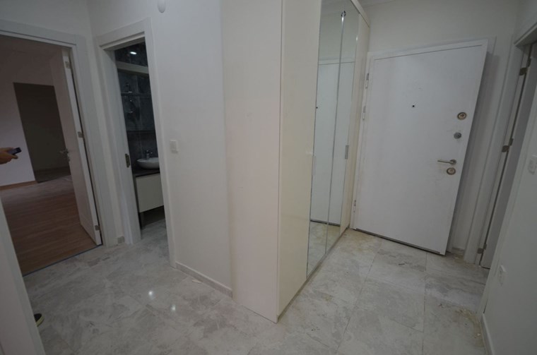 Kızıltoprak Bağdat Caddesi Yakın 5 Yıllık Binada Satılık