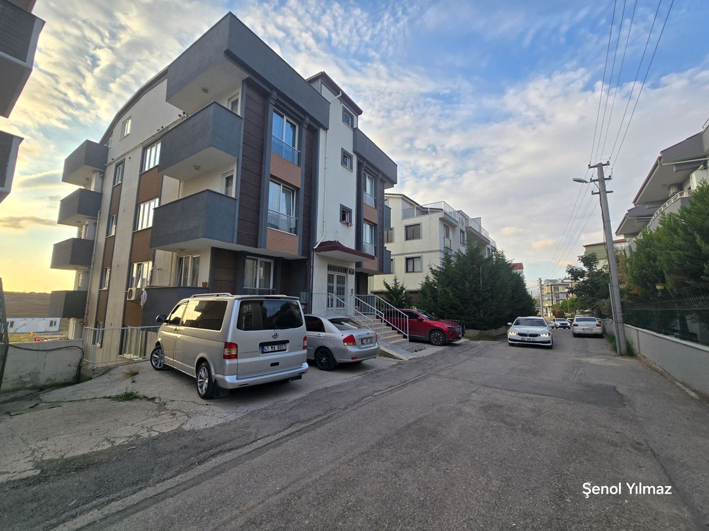 ŞENER GYD'DEN SATILIK FERAH VE AYDINLIK 2+1 DAİRE