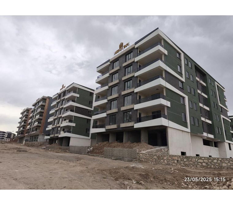 EMLAK 72 DEN ÇAMLITEPE'DE ULTRA LÜKS 3.5+1 SATILIK DAİRE