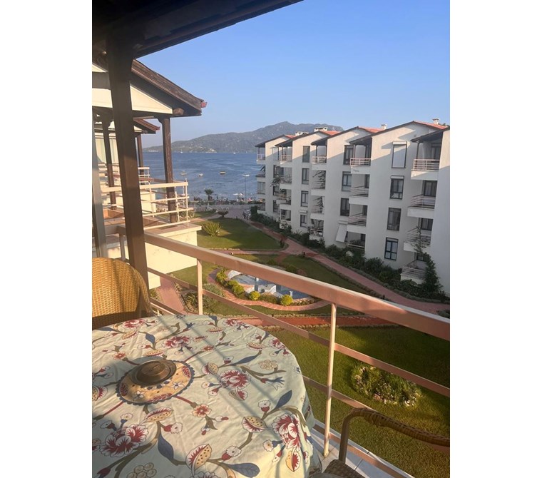 MÜJGAN EMLAK'TAN SİTELER'DE DENİZE SIFIR SATILIK DAİRE