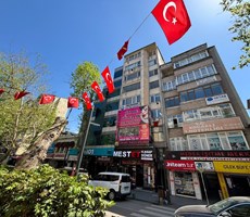 İZMİT YÜRÜYÜŞ YOLUNA CEPHE TEK KATTA 80 m² KİRALIK İKİ OFİS
