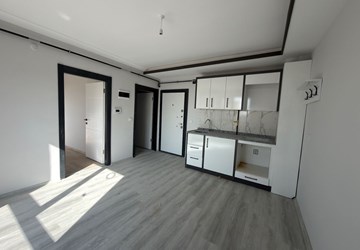 ÇARŞI MERKEZDE KAÇIRILMAYACAK BİR FİYATTA SATILIK 1+1 YATIRM DÜŞÜNENLER İÇİN HARİKA BİR FIRSAT