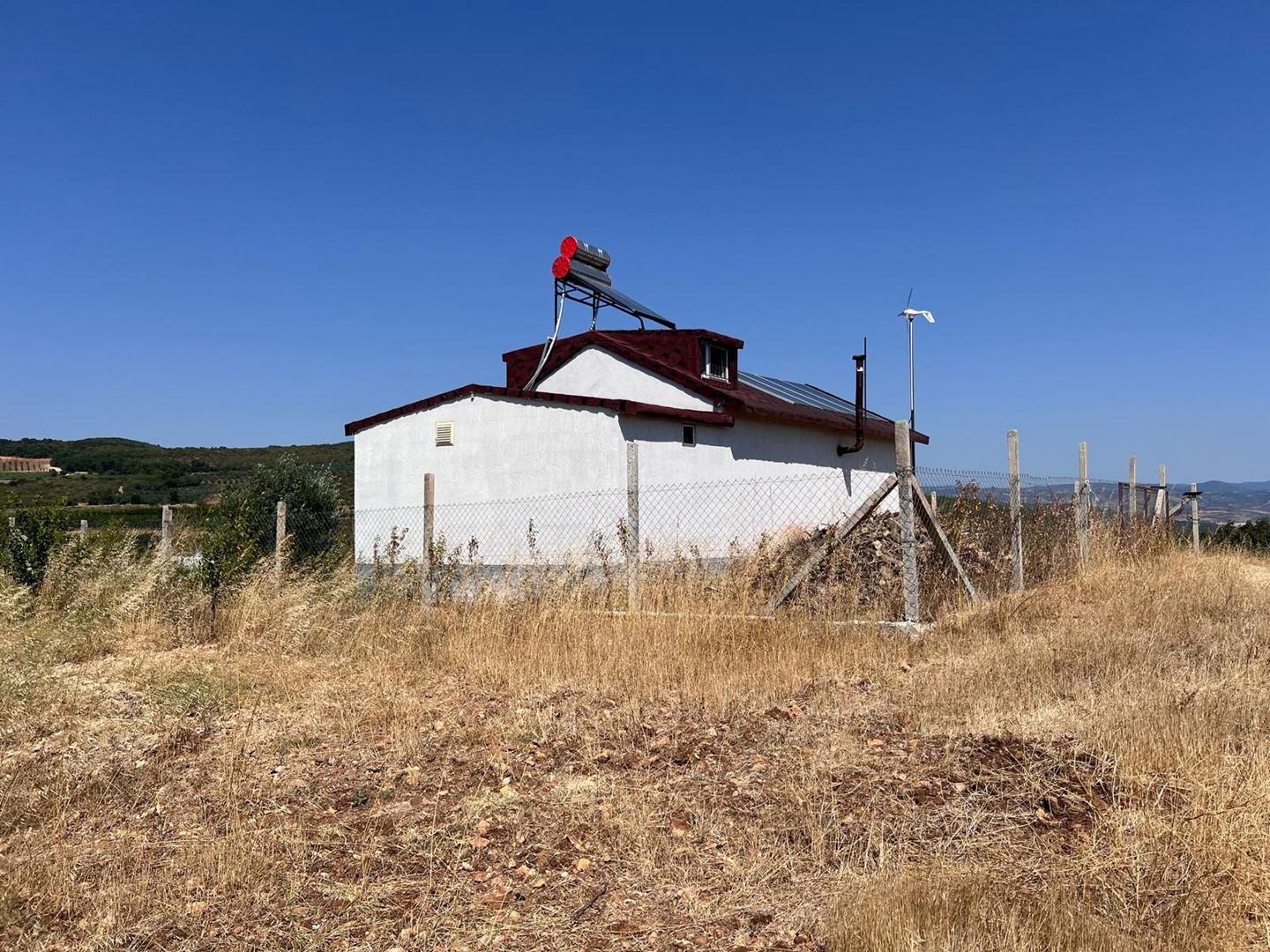 ŞENER GYD'DEN KÖY YERLEŞİM YERİNE YAKIN ERİK BAHÇELİ BAĞ EVİ