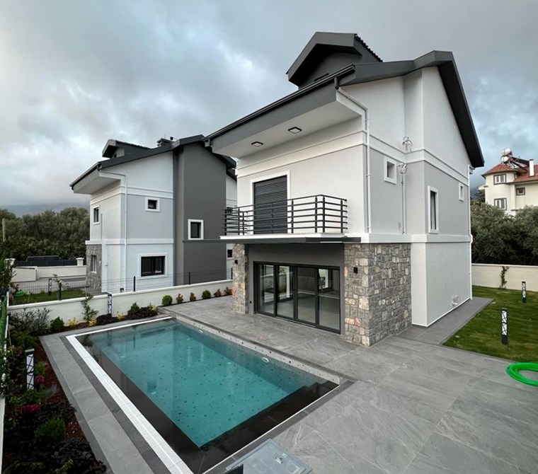  Fethiye Ölüdeniz Hisarönü’nde Modern Mimariyle Hayallerinize Dokunan 4+1 Sıfır Özel Havuzlu Villa
