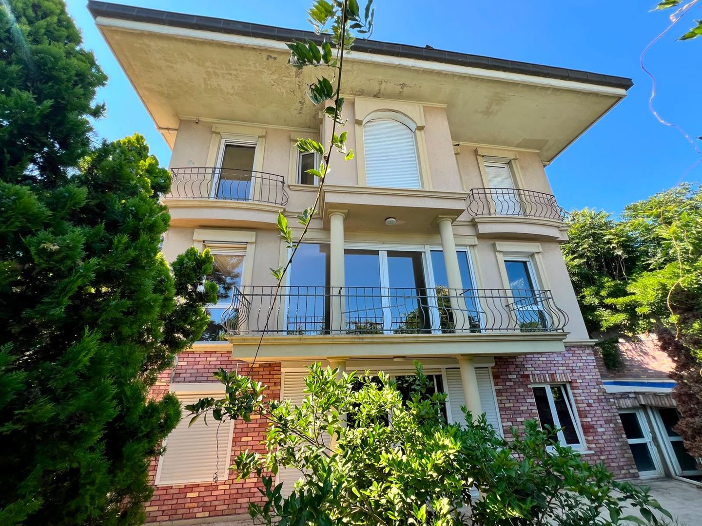 Property-photo