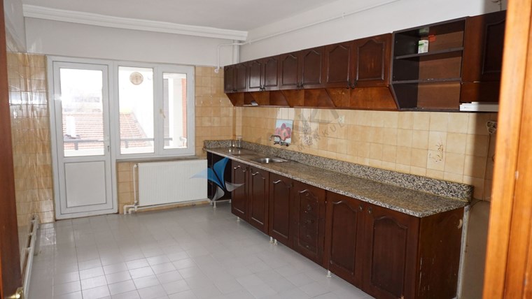 TEKİRDAĞ, HÜSEYİN PEHLİVAN CADDESİNDE 3+1 KİRALIK DAİRE