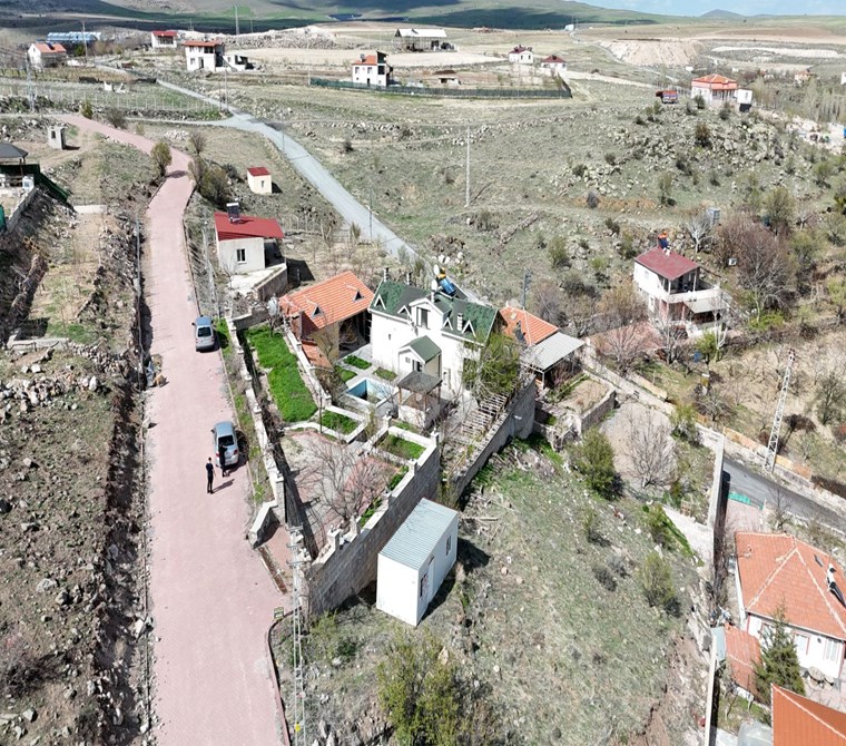 AKDAMAR - Molu Mahallesinde Şehir Manzaralı Satılık Villa