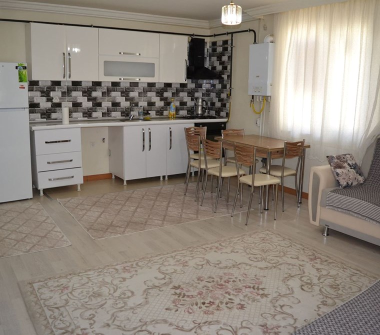 Lüleburgaz çarşı merkezde satılık 1+1 Eşyalı daire