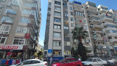 ÜÇKUYULAR İNÖNÜ CADDESİN DE SATILIK DAİRE