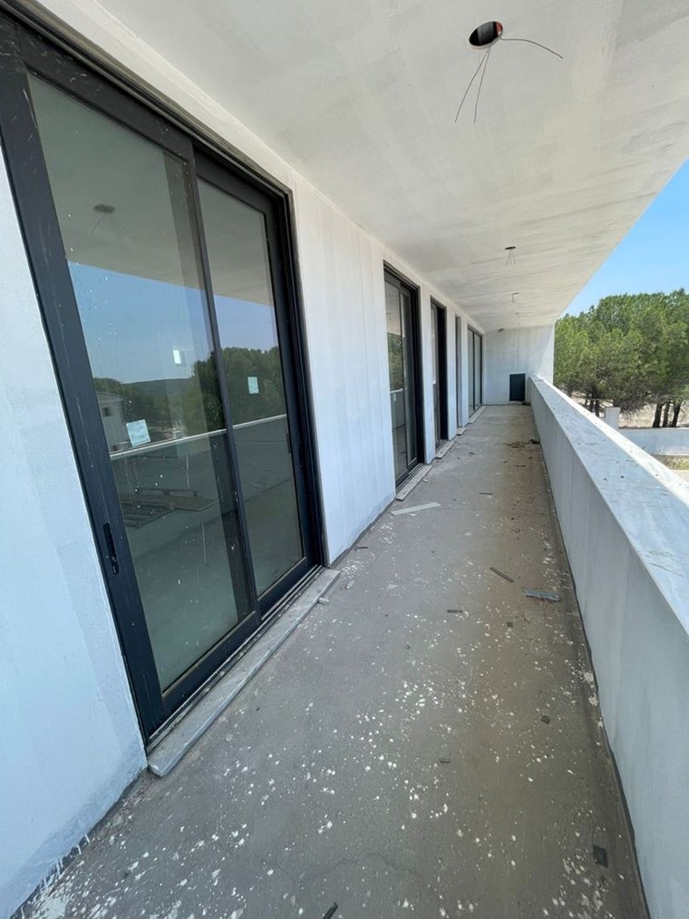İzmir Menderes Küner'de Natamam Müstakil Ev ve 2000m2 Arsa